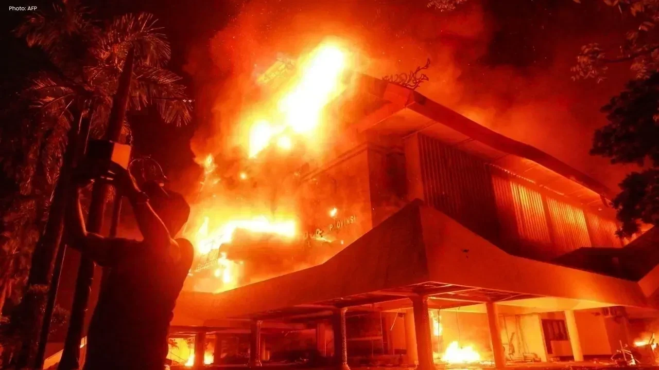 Devastating Blaze Hits Central Indonesia, Homes and Schools Affected