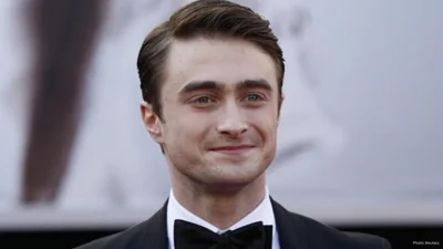 Daniel Radcliffe Calls Therapy Mandatory for Child Stars