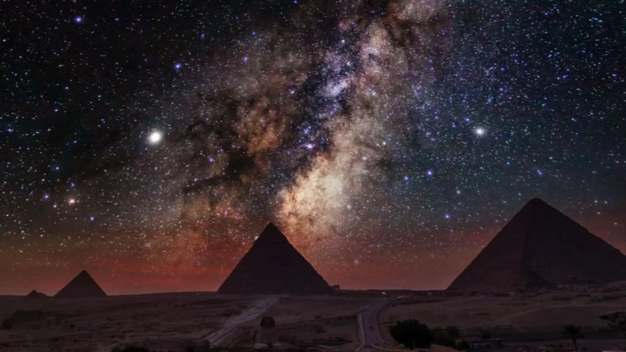The Pyramids: Between Myth and Mastery