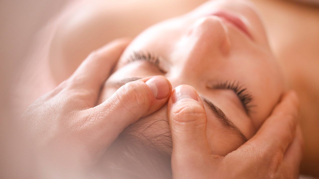 Forehead massage